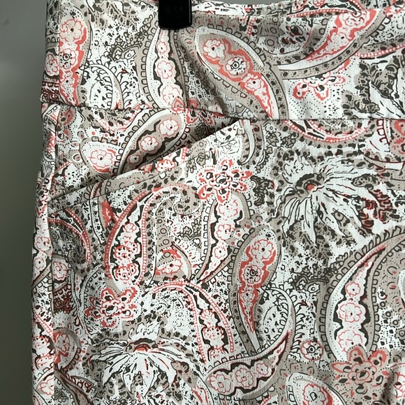 Women Pull on Stretch Pants - Picture 2 of 3